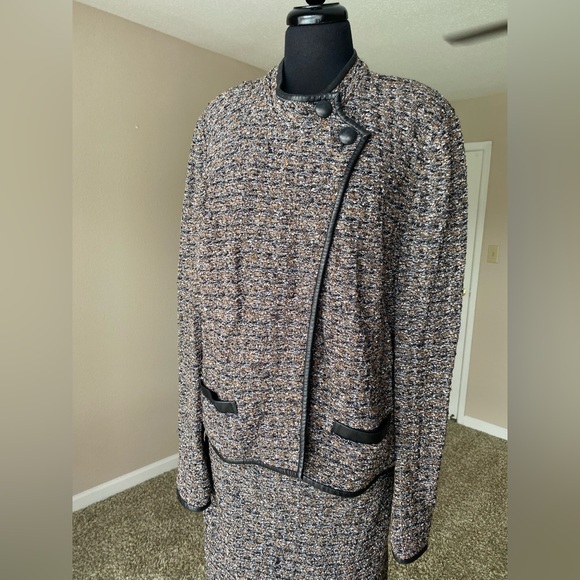 St John Leather Trim Chic Tweed Skirt Suit Set - Picture 1 of 6